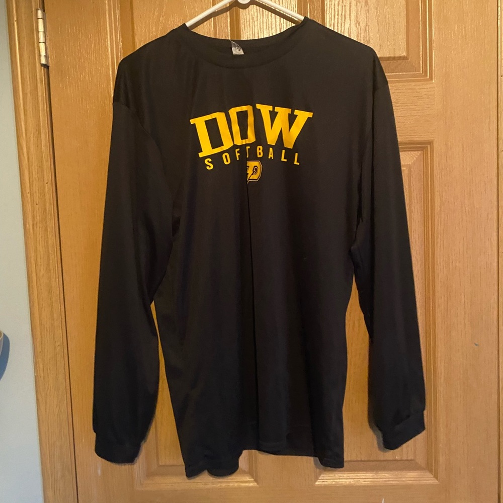 Dow high athletic shirt